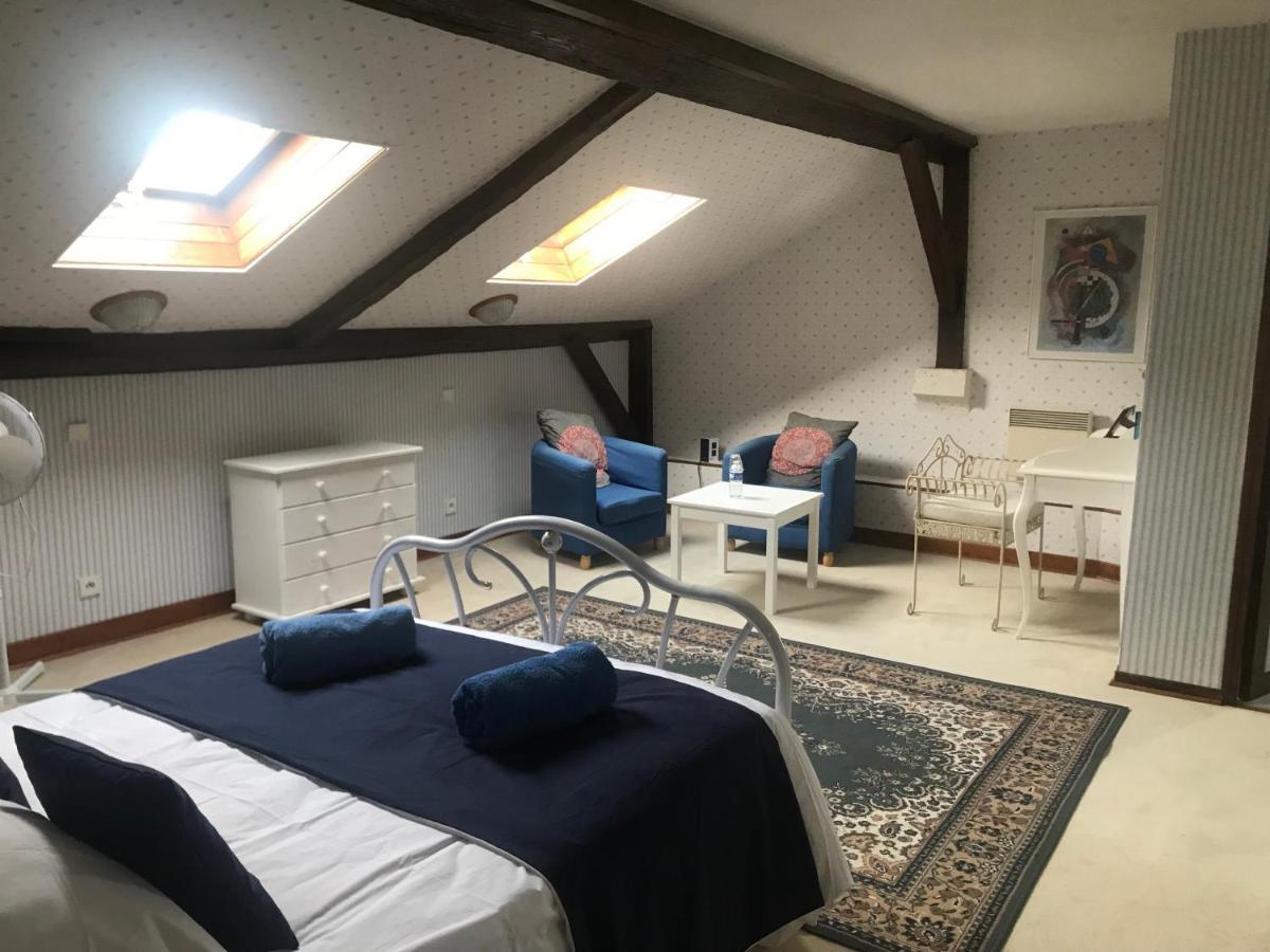 Bed and Breakfast Le Logis Des Quatre Puits Neuvicq-Montguyon Exteriér fotografie