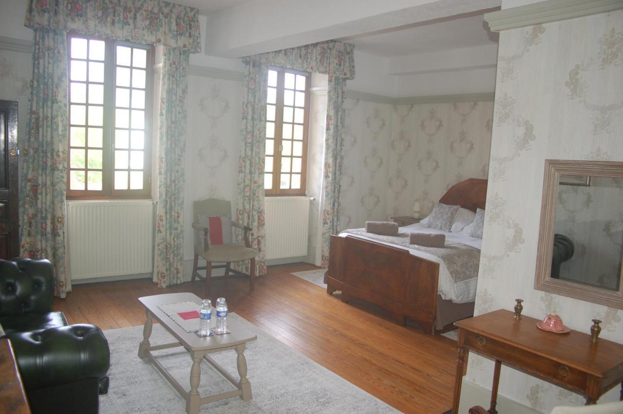 Bed and Breakfast Le Logis Des Quatre Puits Neuvicq-Montguyon Exteriér fotografie